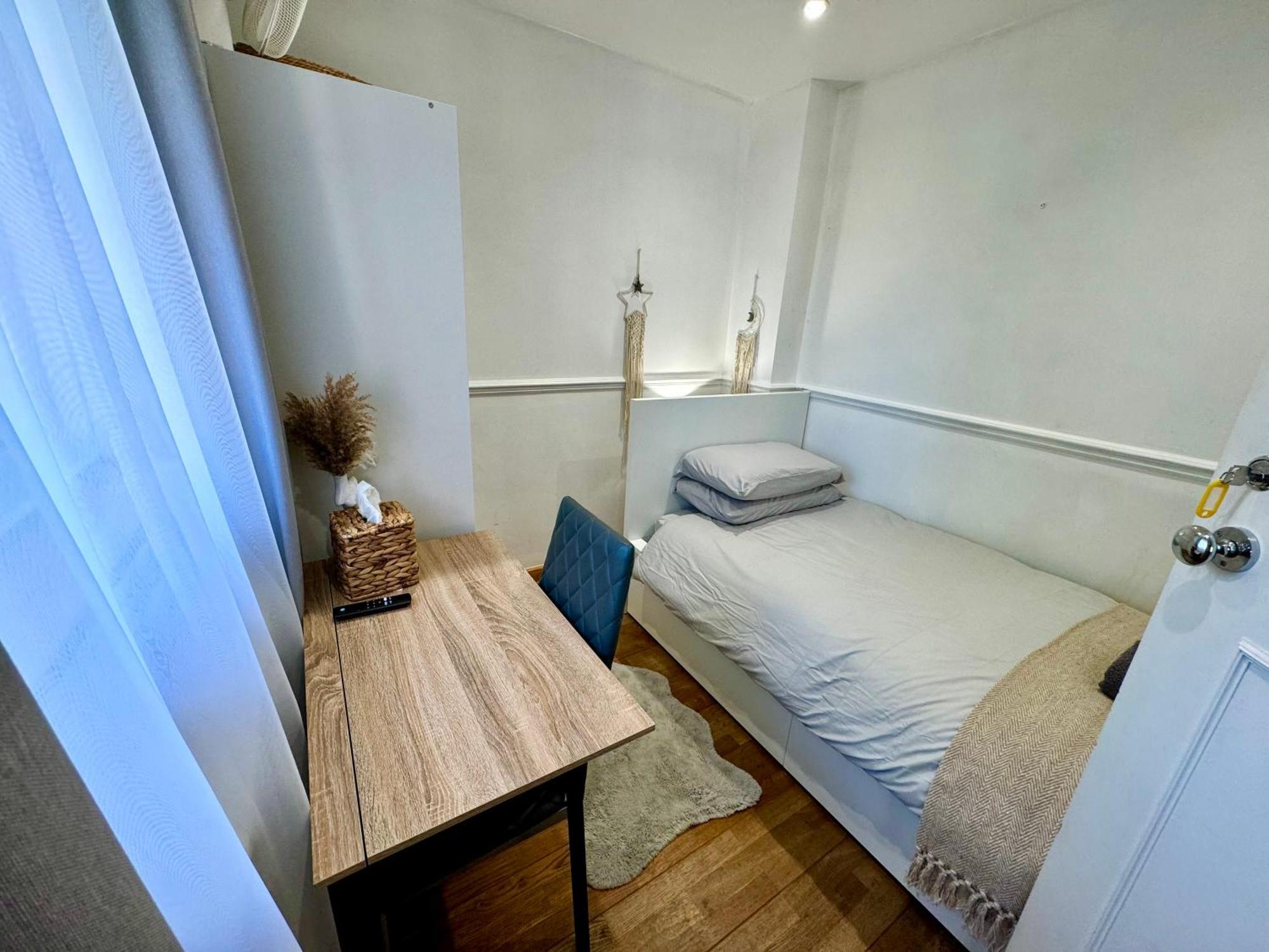 Cosy Single Room For One Person 布罗姆利 外观 照片